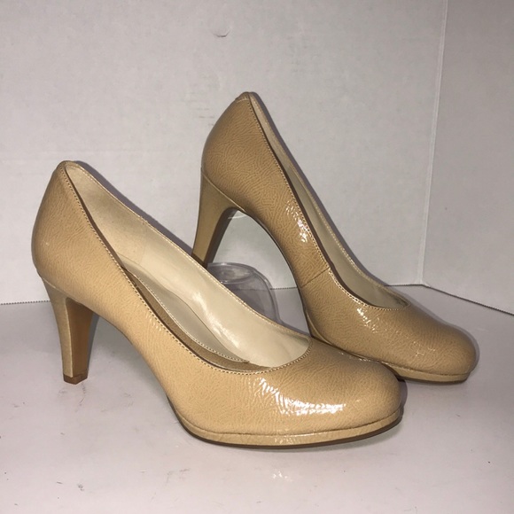 naturalizer heels comfortable